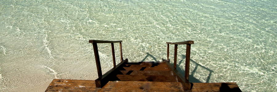 Trap naar zee bij het Kura Kura Resort