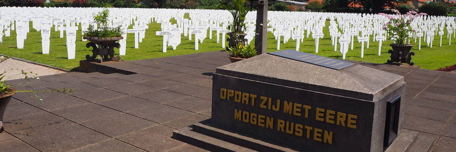 Gedenksteen bij Kerkoff Leuwigajah